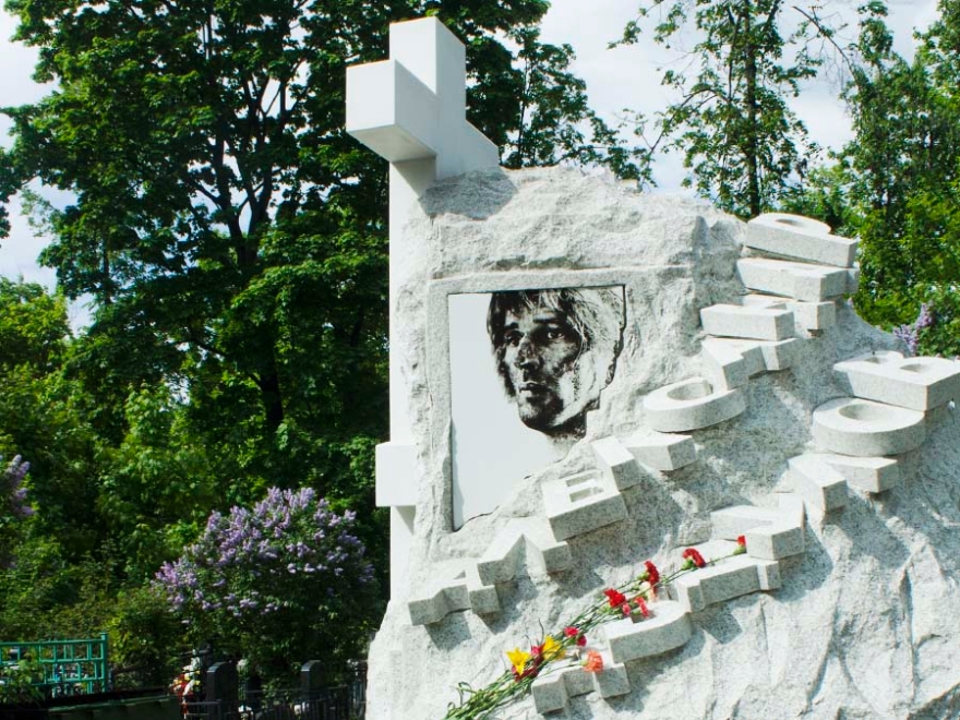 Памятник Абдулову на Ваганьковском кладбище