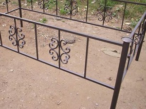 ограда из металла
