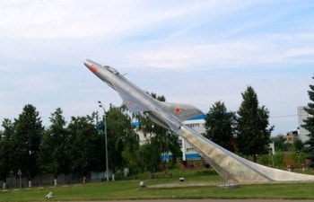 Памятник Миг-21